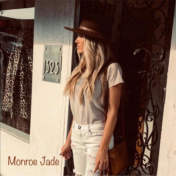 Meet your Posher, Monroe Jade - Picture 7 of 8